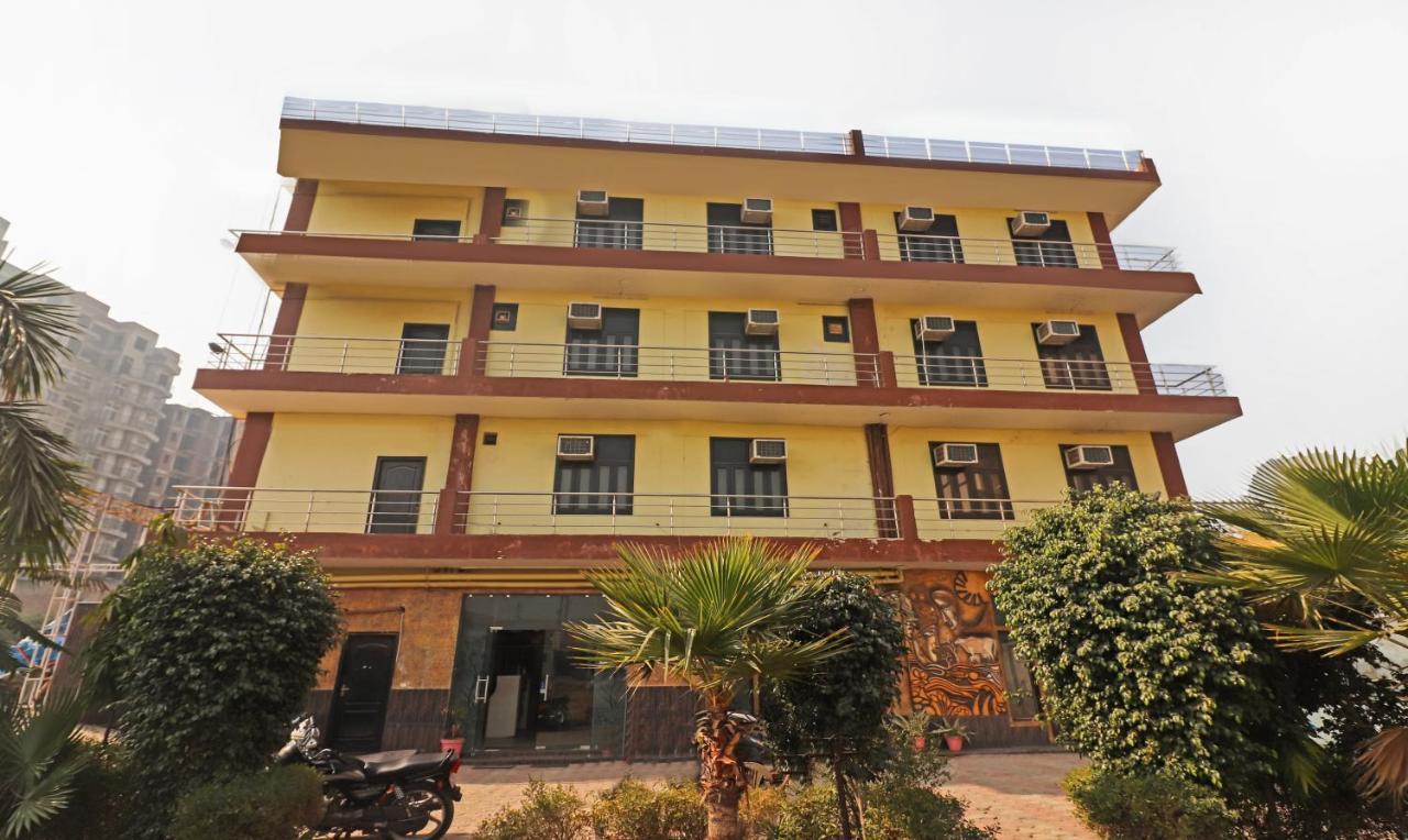 Treebo Trend Radha Palace Matura Exterior foto