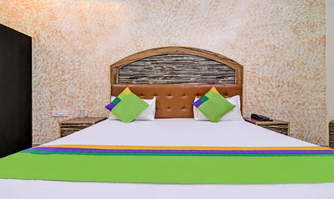 Treebo Trend Radha Palace Matura Exterior foto