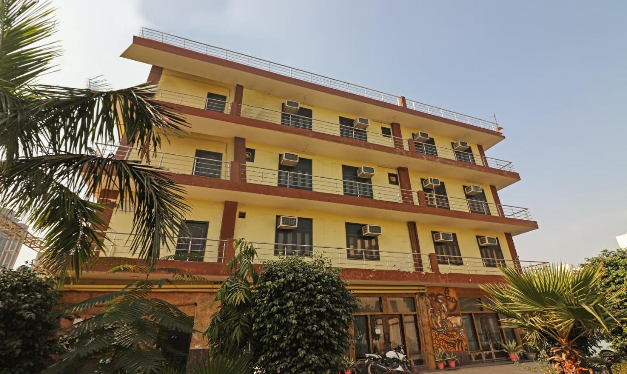 Treebo Trend Radha Palace Matura Exterior foto