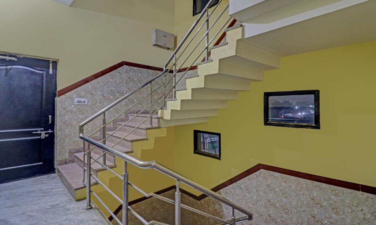 Treebo Trend Radha Palace Matura Exterior foto