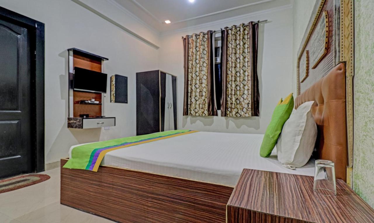 Treebo Trend Radha Palace Matura Exterior foto